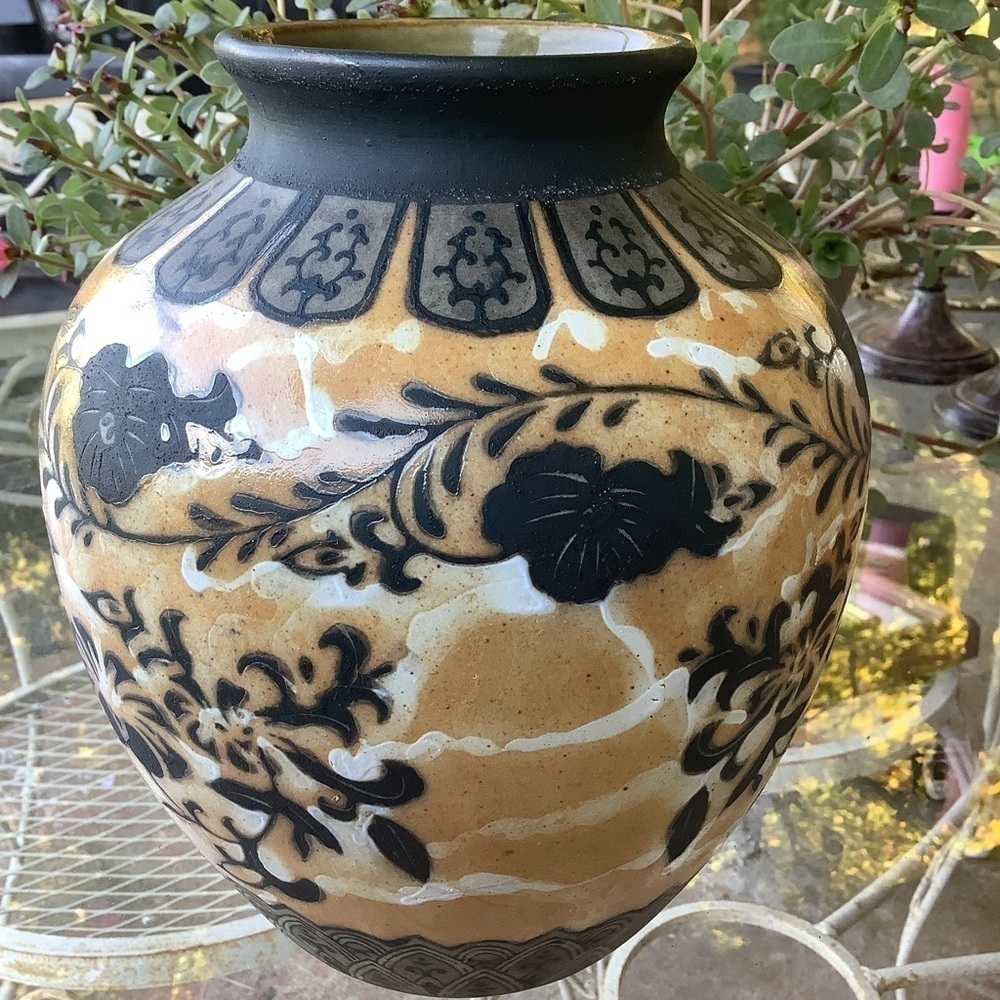 Vintage Black Tan Chinese Hand Painted Chinoiserie Grandmillenial Vase